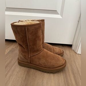 UGG Classic Short II